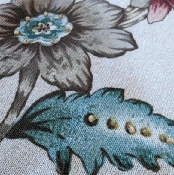 Bold Floral Print Knit Top w. Beading Detail & Shoulder Pads - Picture 5 of 12